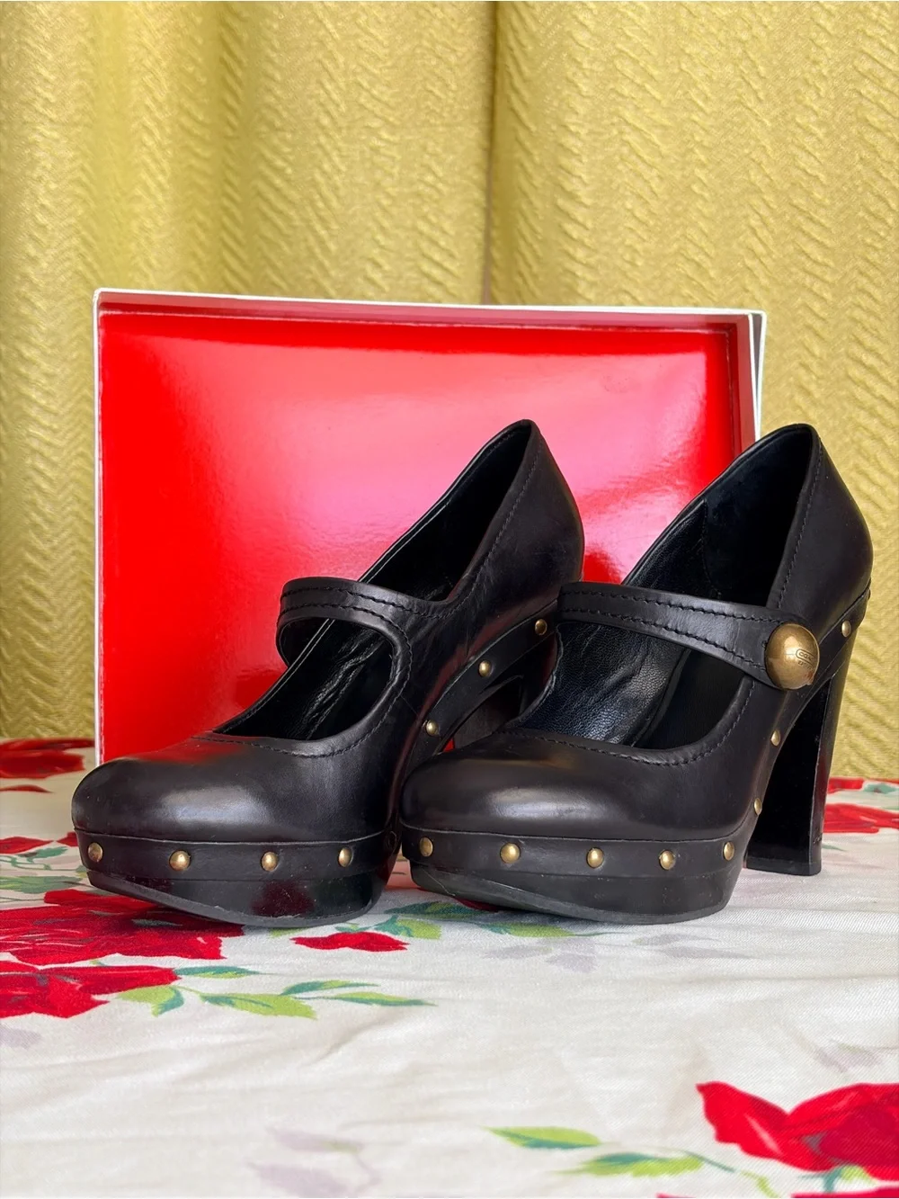Coach sleek black